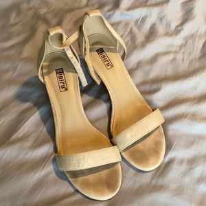 Nude suede chuck small heals. Smoke free home